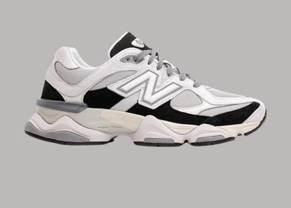 NB BLack & White 9060