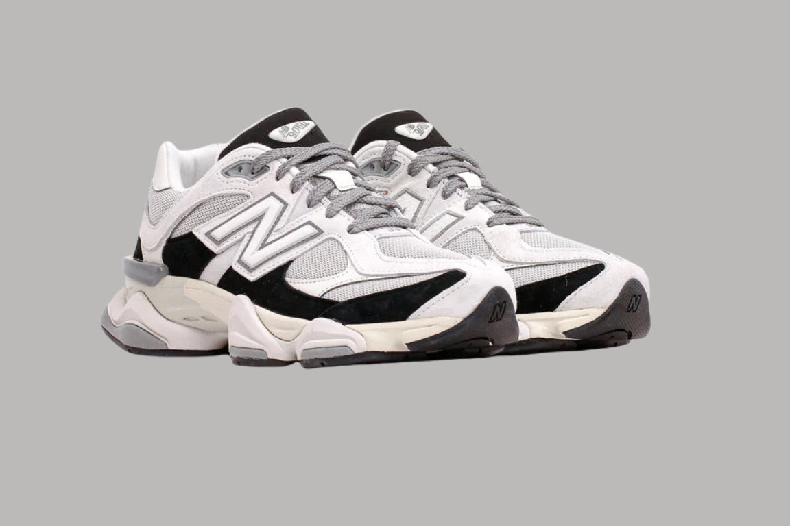 NB BLack & White 9060